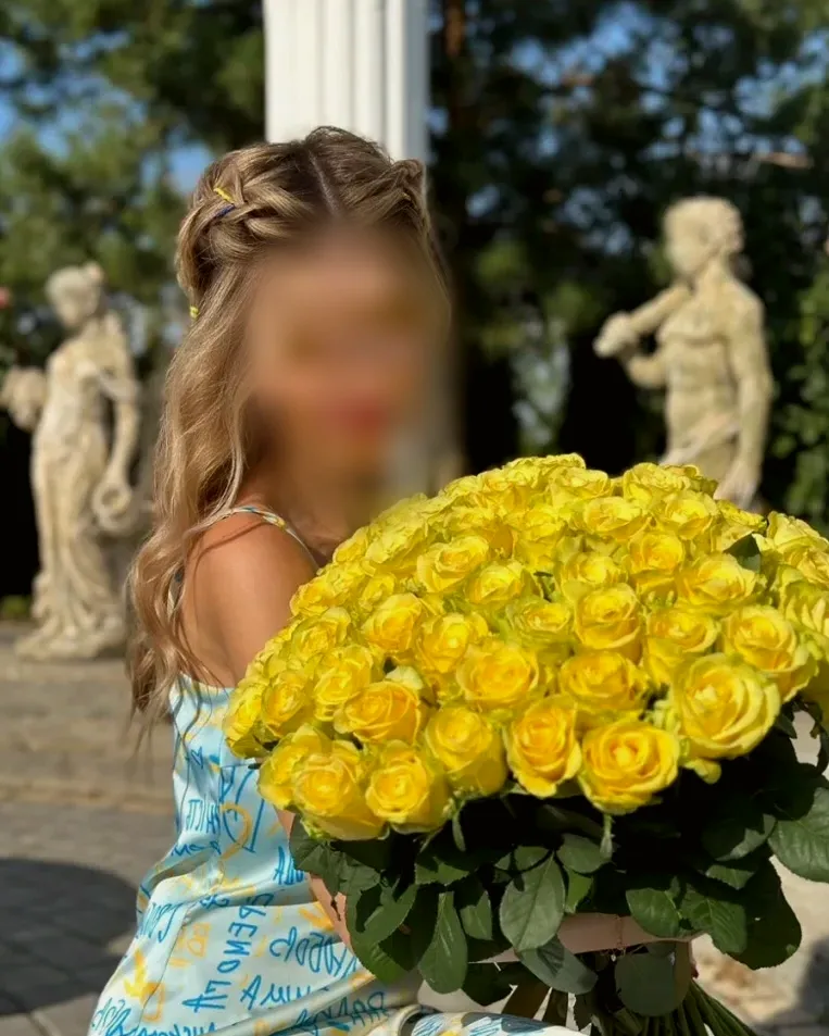 Anna, 37