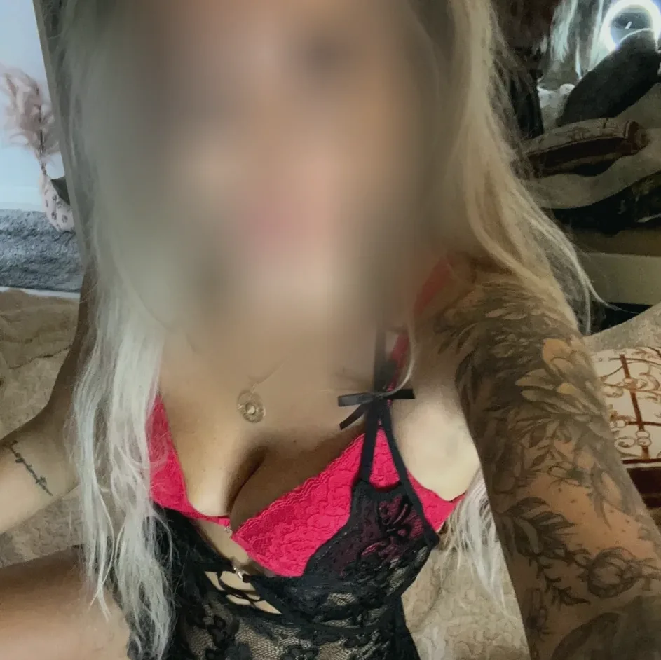 Annika, 36