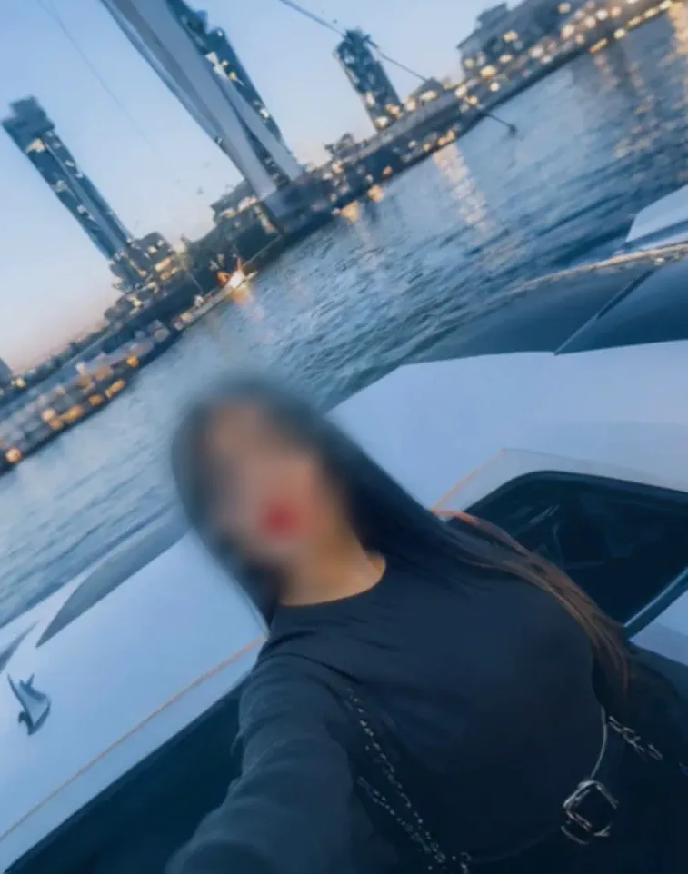 Esra, 35