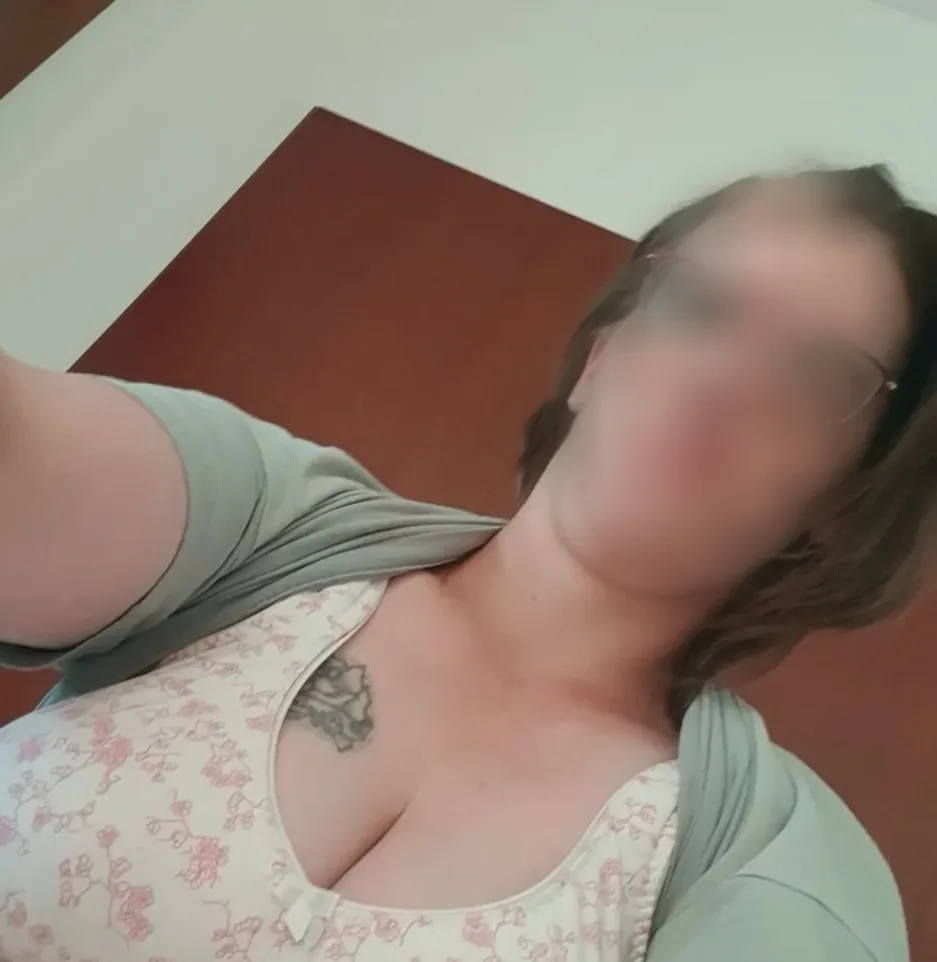 Helena, 35