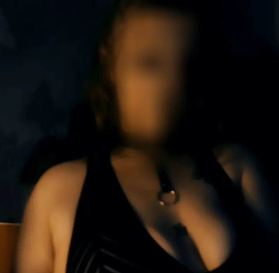 Lara, 29