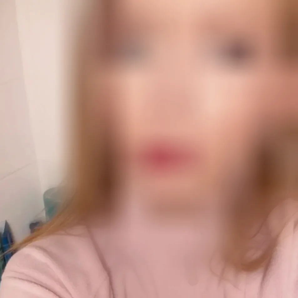 Luisa, 26