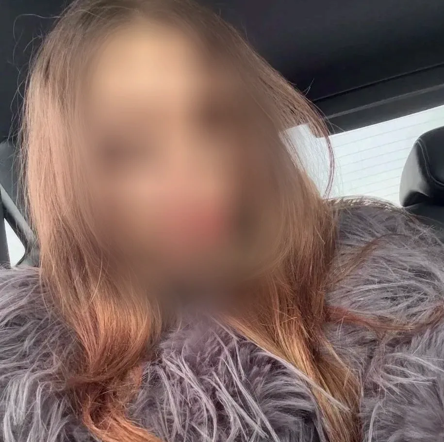 Manuela, 19
