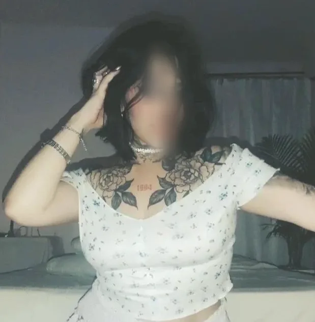 Nadine, 28