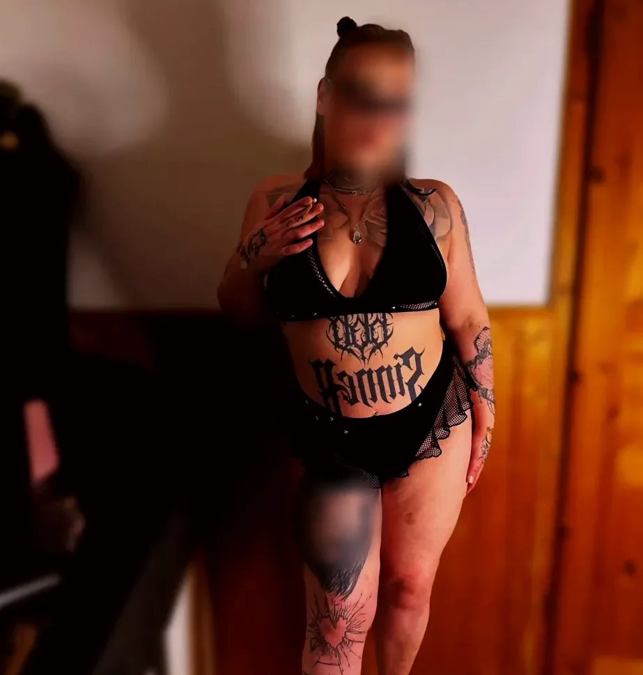 Nora, 26